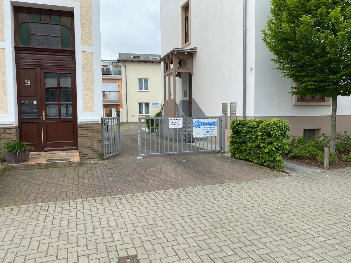 Haus Seewind Warnemuende Rostock Bagian luar foto